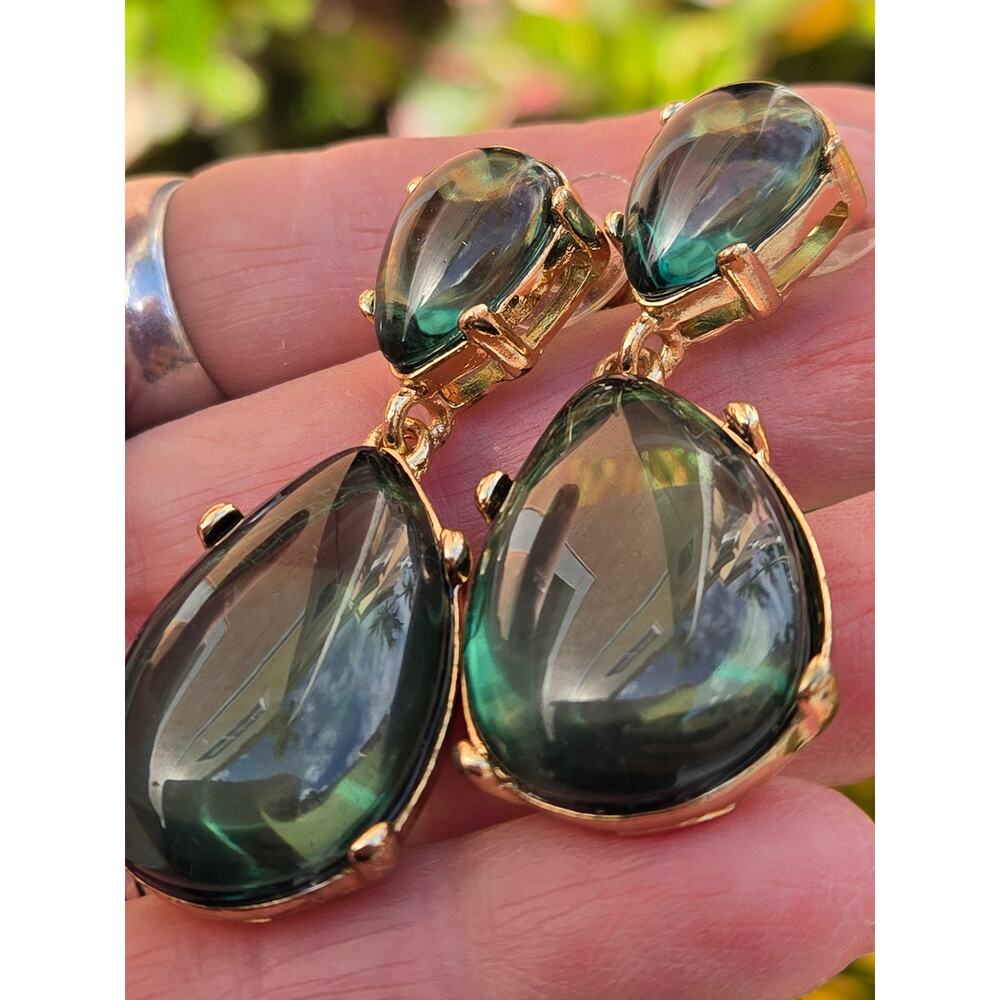 Vintage Kenneth Jay Lane Gold Tone Emerald Resin … - image 5